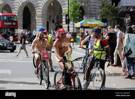 London England Großbritannien August 2021 World Naked Bike Ride