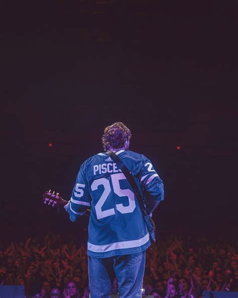 Fans are debating the latest Arthur James Arthur social post 7