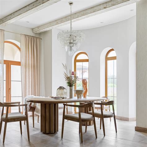 Фото интерьера столовой дома в средиземноморском стиле