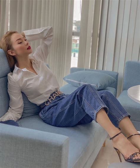 Sao Việt ngày 24 7 Mỹ nhân Việt đọ dáng với bikini