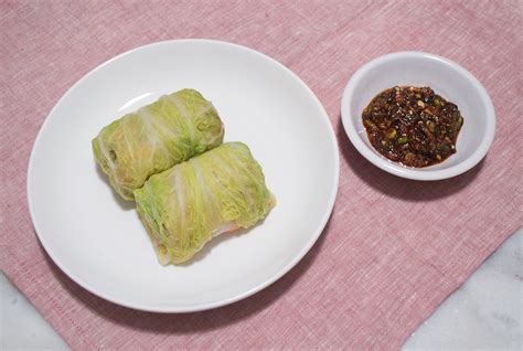 Dwaejigogi Baechu Ssam (돼지고기 배추쌈) - Korean-Style Pork Cabbage Rolls ...