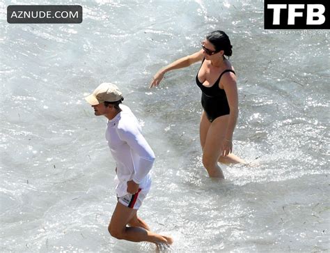 Katy Perry Sexy Seen Flaunting Her Hot Figure Wearing A One Piece Swimsuit At The Beach In