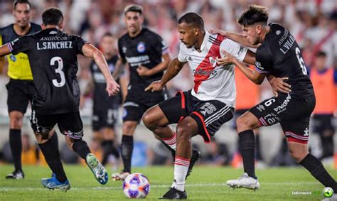 Salom N Rond N Jug En Victoria De River Plate Ante Argentinos Juniors