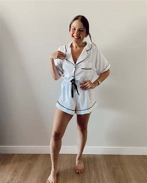 Última Peça Pijama curto tecido plano branco preto vovó Jaque Lingerie perfeita é aqui