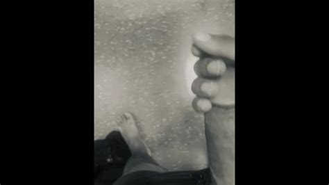 Branlette Dans La Cabine Dessayage Pornhub Gay