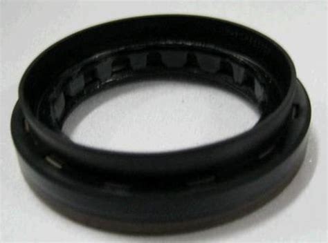 8200884113 Renault (RVI) сальник полуоси переднего моста