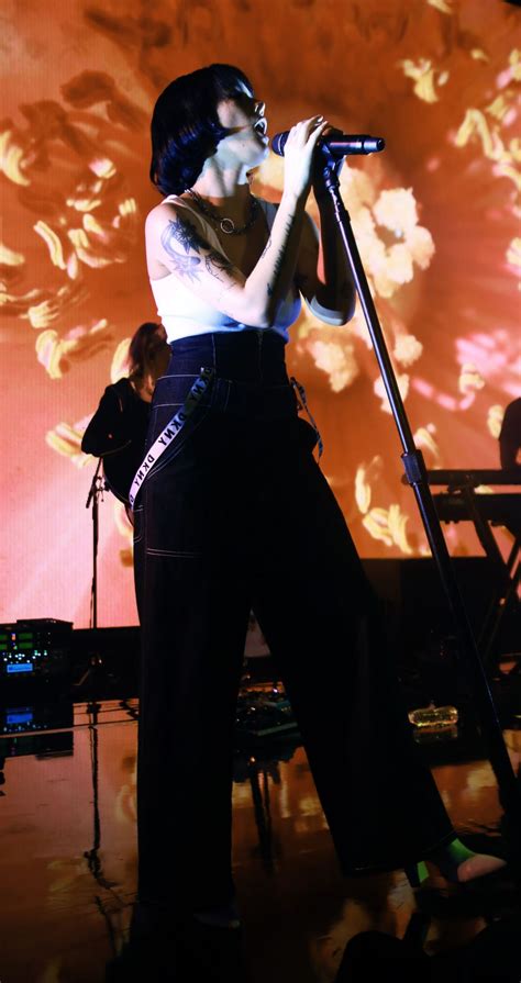 Halsey Performs At Dkny Party In New York 09092019 Hawtcelebs