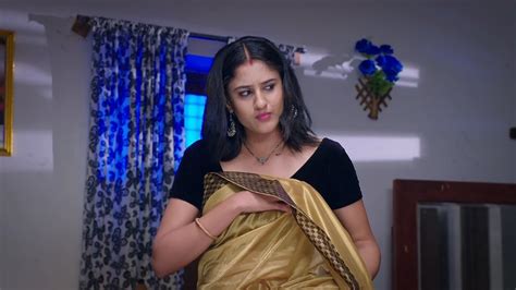 Amrutha Murthy Hot Sexy Unever Seen Before Removing Her Saree Shows