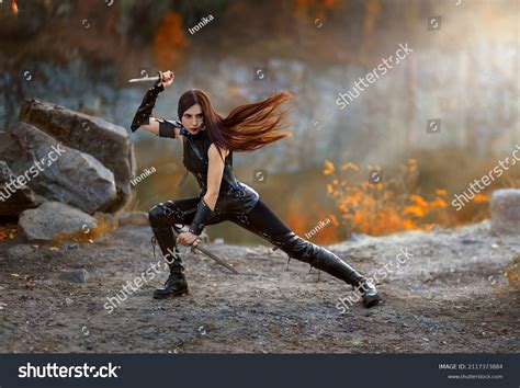 handed sword fighting poses