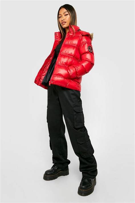 Emily Ratajkowski Displays Her Toned Frame In A Skimpy String Bikini Daily Mail Online