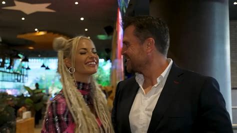 24 Stunden Sex Marathon OnlyFans Model Lily Phillips schläft mit 101 Männern das hat sie