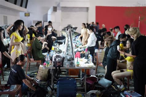 Bu I Ch P Nh Bikini T H S Ng C A Th Sinh Hoa H U Vi T Nam