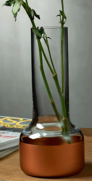 Nude Contour Bud Vase