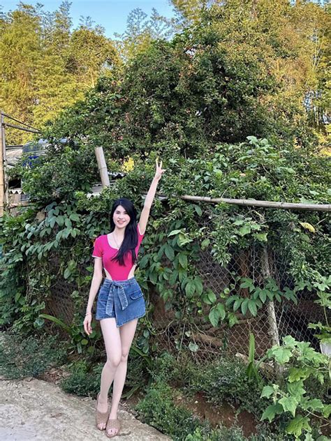 Danh tính hot girl chụp ảnh thân mật với Quang Linh