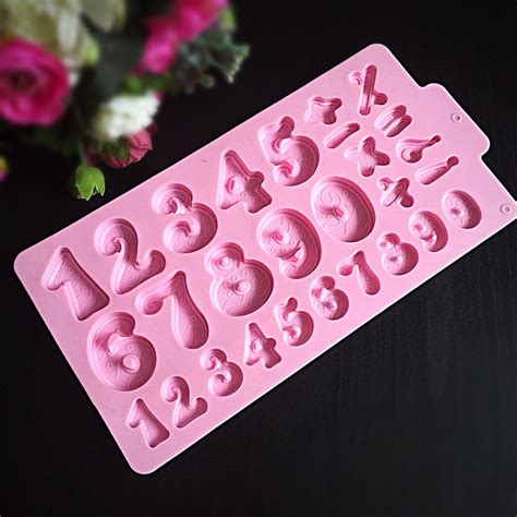 Цифры на торт из шоколада: Как сделать шоколадные буквы и цифры на торт ...