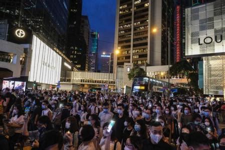 Los disturbios vuelven a Hong Kong en el aniversario del inicio de las ...