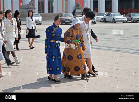 Femmes Mongoles Banque De Photographies Et Dimages Haute R Solution