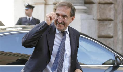 La Russa Vergognoso Un Figlio Gay Lo Accetterei Con Dispiacere Come Fosse Milanista