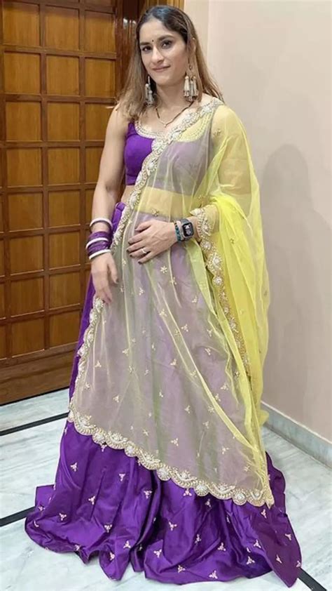 vinesh phogat early life education job family background