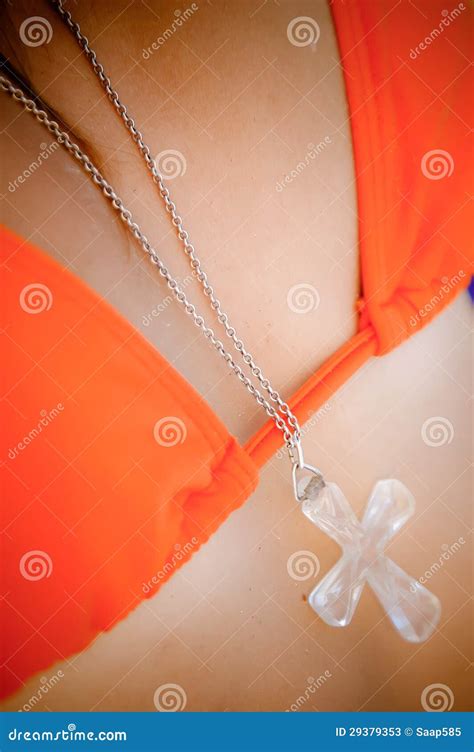 Bikini Y Accesorios Anaranjados Moda Del Verano Imagen De Archivo Imagen De Verano Pies