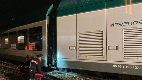 Deraglia Un Treno Regionale Con Persone A Bordo Sospesa La Circolazione