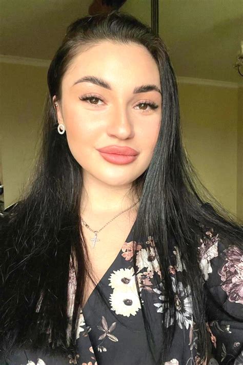 Anastasiya 25 Yo Brown Eyes Brunette Hair ID2328808