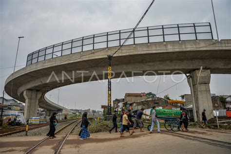 Progres Pembangunan Jembatan Layang Ciroyom Antara Foto