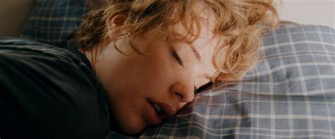 Naked Carla Juri In Feuchtgebiete