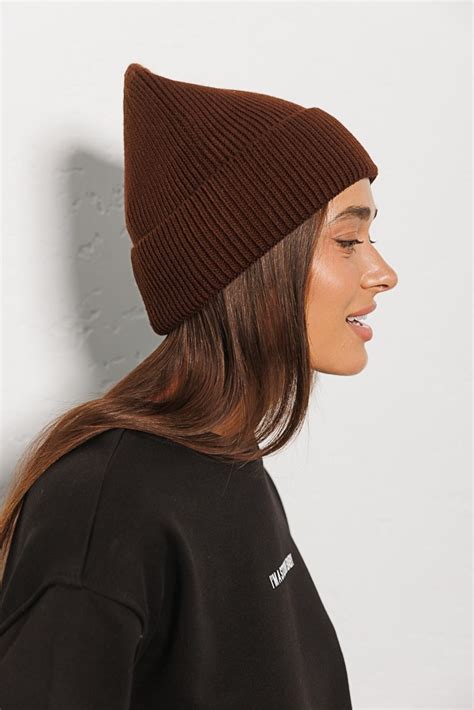 Женская вязаная шапка в рубчик цвета электрик - купить в интернет ...