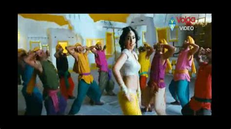 Desi Celebs Hot Shriya Hot Navel And Cleavage Show In Telugu Song