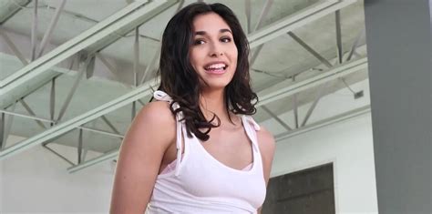 Reina Rae Picked Up And Taken To The Casting Couch ZB Porn