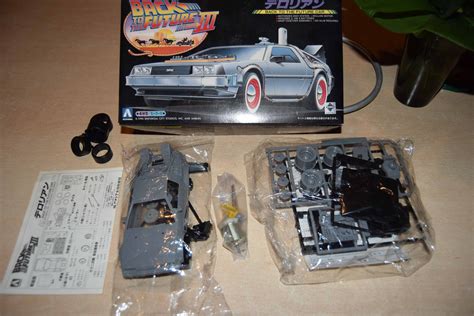 DMC DeLorean, Zurück in die Zukunft III, Modellbausatz 1/24 Aoshima ...