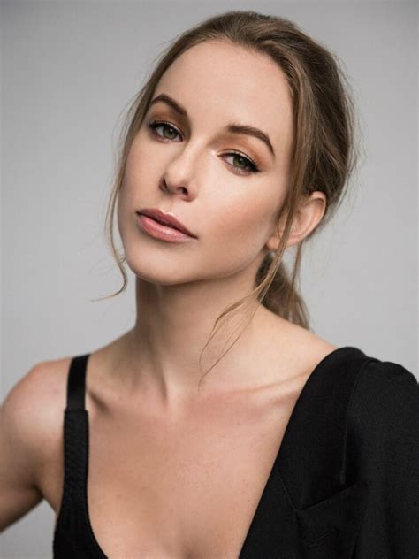 9 Hot Sexy Alyssa Marie Stilwell Bikini Pics