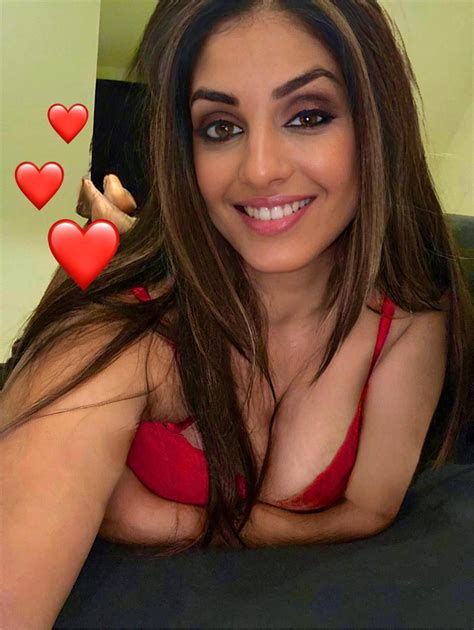 Amber Johal Amberjohal Nude Onlyfans Leaks Photos Famedones