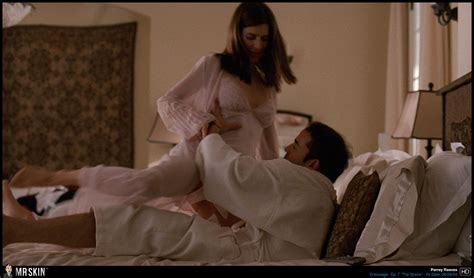 Perrey Reeves Nude Pics Page 1