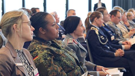 Bundeswehr On Twitter Rt Bmvg Bundeswehr Verteidigungsminister