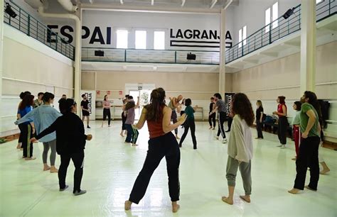 Un taller de autogestión en Espai LaGranja enseña a dar los primeros