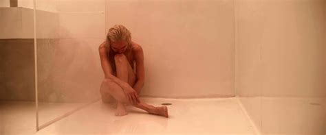 Kate Bosworth And Ashley Greene Get Naked Of The Day
