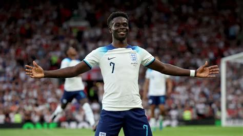 Bukayo Saka Wins England Mens Player Of The Year For Second Time In A