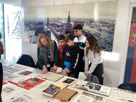 Des L Ves Ont Visit Les Archives De Dunkerque Coll Ge Ren Bonpain