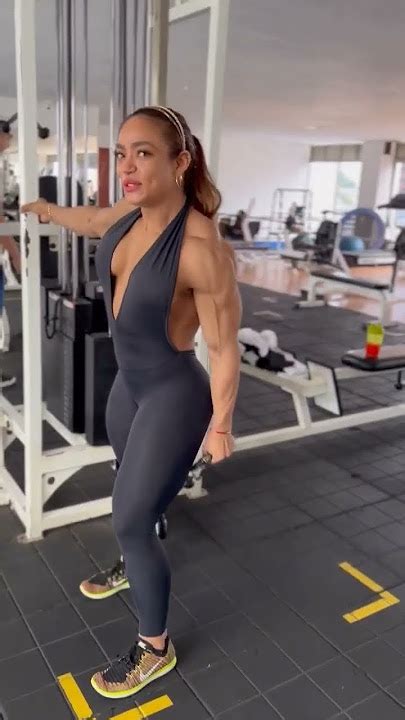 7 Hot Sexy Dayanna Oliveira Bikini Pics