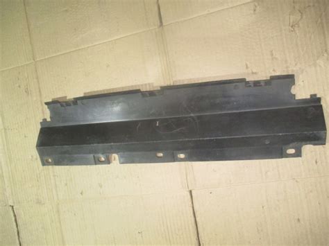Дефлектор радиатора охлаждения нижний 2M51A8B384AB 1151227 Форд Фокус 1 ...