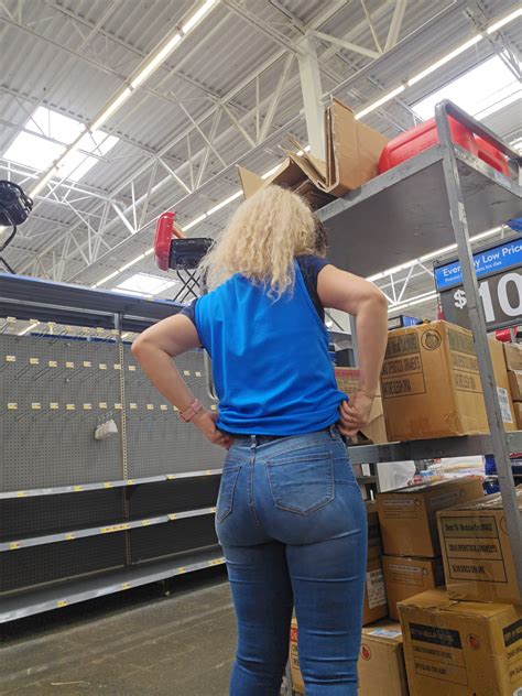Beautiful Latina At Walmart In Tight Jeans Video Oc Tight Jeans Forum