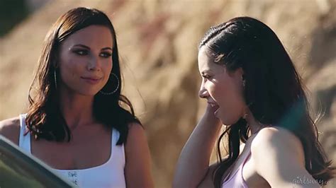 Two Lesbian Greenhorns Desiree Dulce And Aidra Fox Are Eating Each Others Pussies