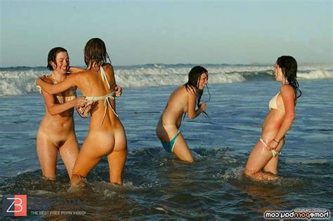 Beautiful Bare Beach Honies ZB Porn