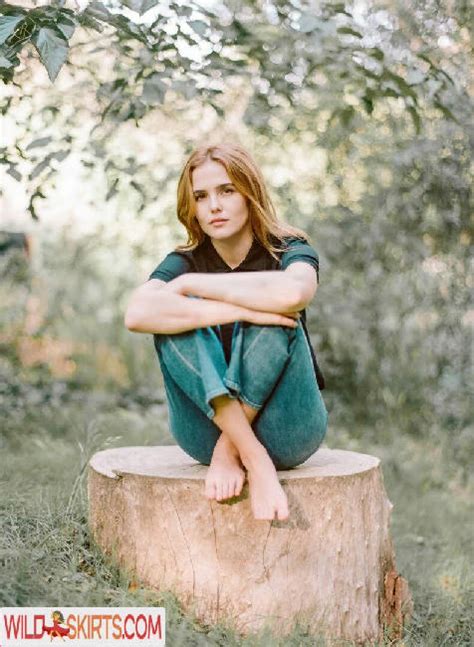 Zoey Deutch Nude Leaked Photos And Videos WildSkirts
