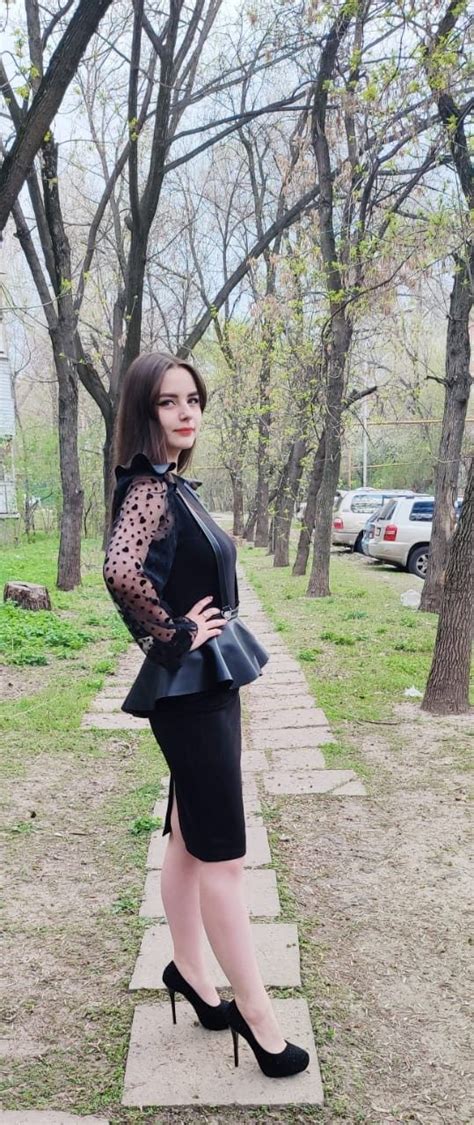 Шикарное боди и кожаная баска | Кожаная баска, Боди, Баска