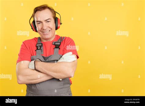 Smiley Mature Man Carpentry Worker Hi Res Stock Photography And Images Alamy