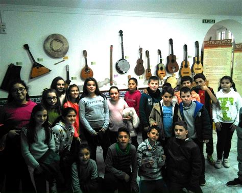 CEIP SIERRA ARANA EXPOSICIÓN DE INSTRUMENTOS MUSICALES DE LA VIDA MUNDANA