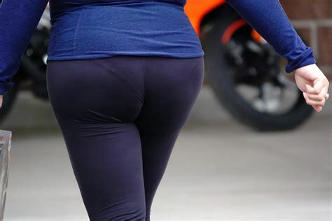 Fat Latina Ass With Vpl Spandex Leggings Yoga Pants Forum